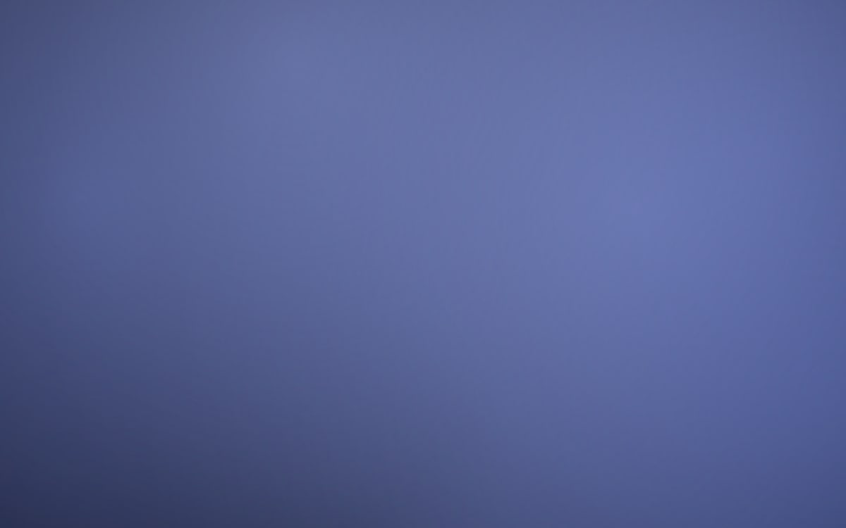 Iris Gradient Wallpaper
